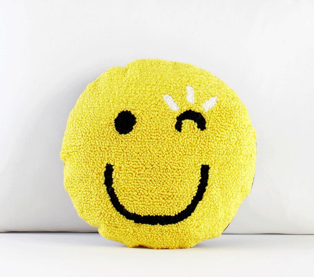 FLOUR SHOP Winky Face Pillow